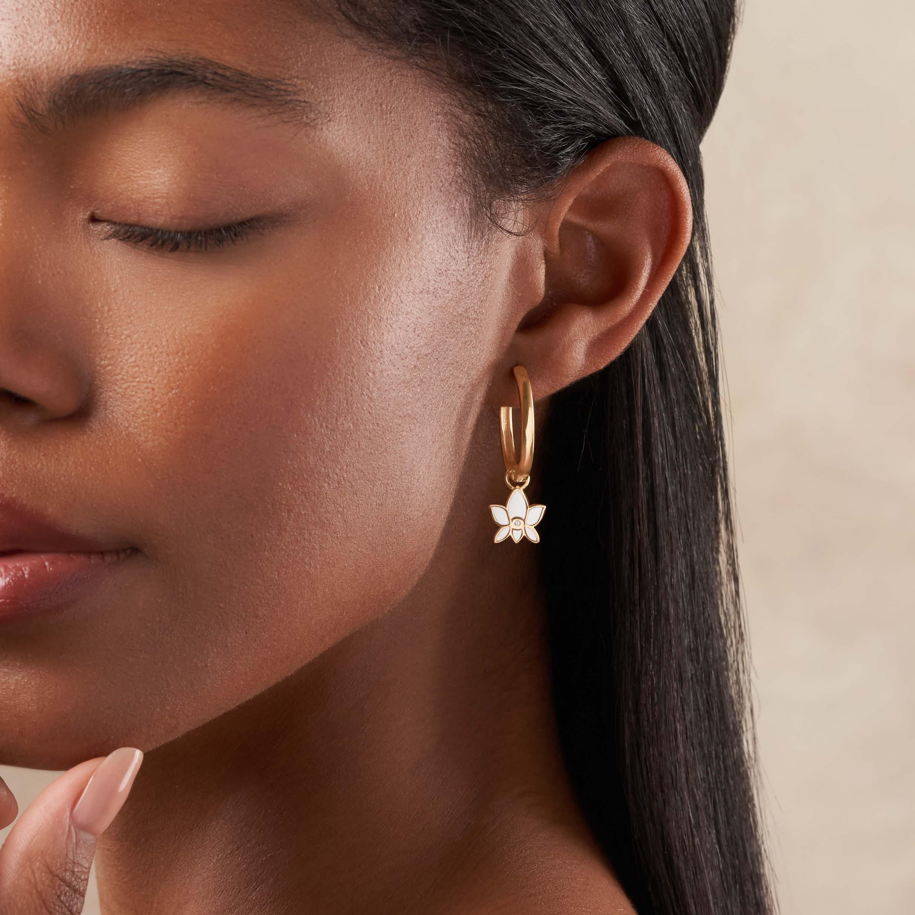 Eternal Circle - Gold Hoop Earrings - Image 4