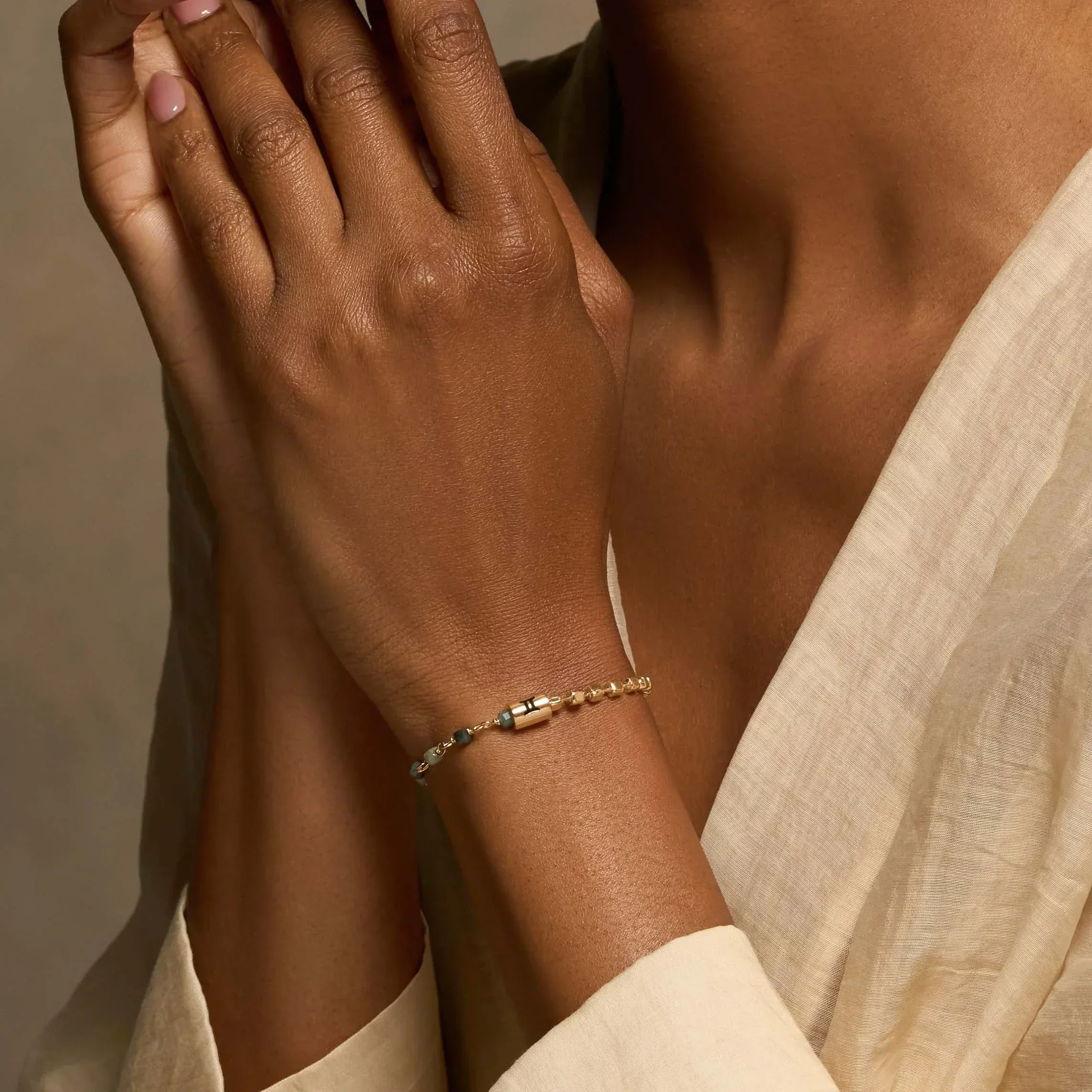 Graceful Intellectual Gemini Emerald Bracelet - Image 2