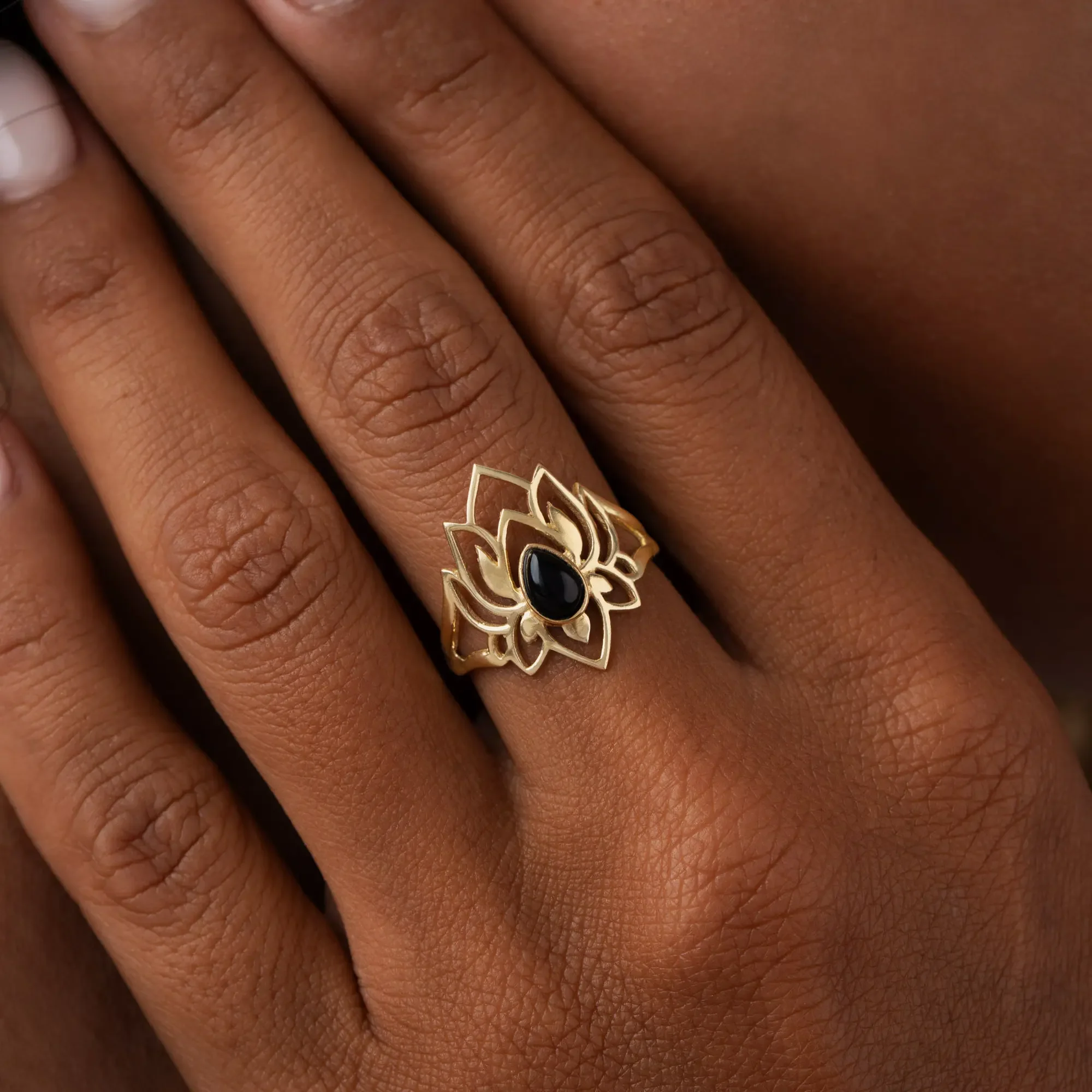 Lotus Grace Royale Onyx Gold Ring - Image 2