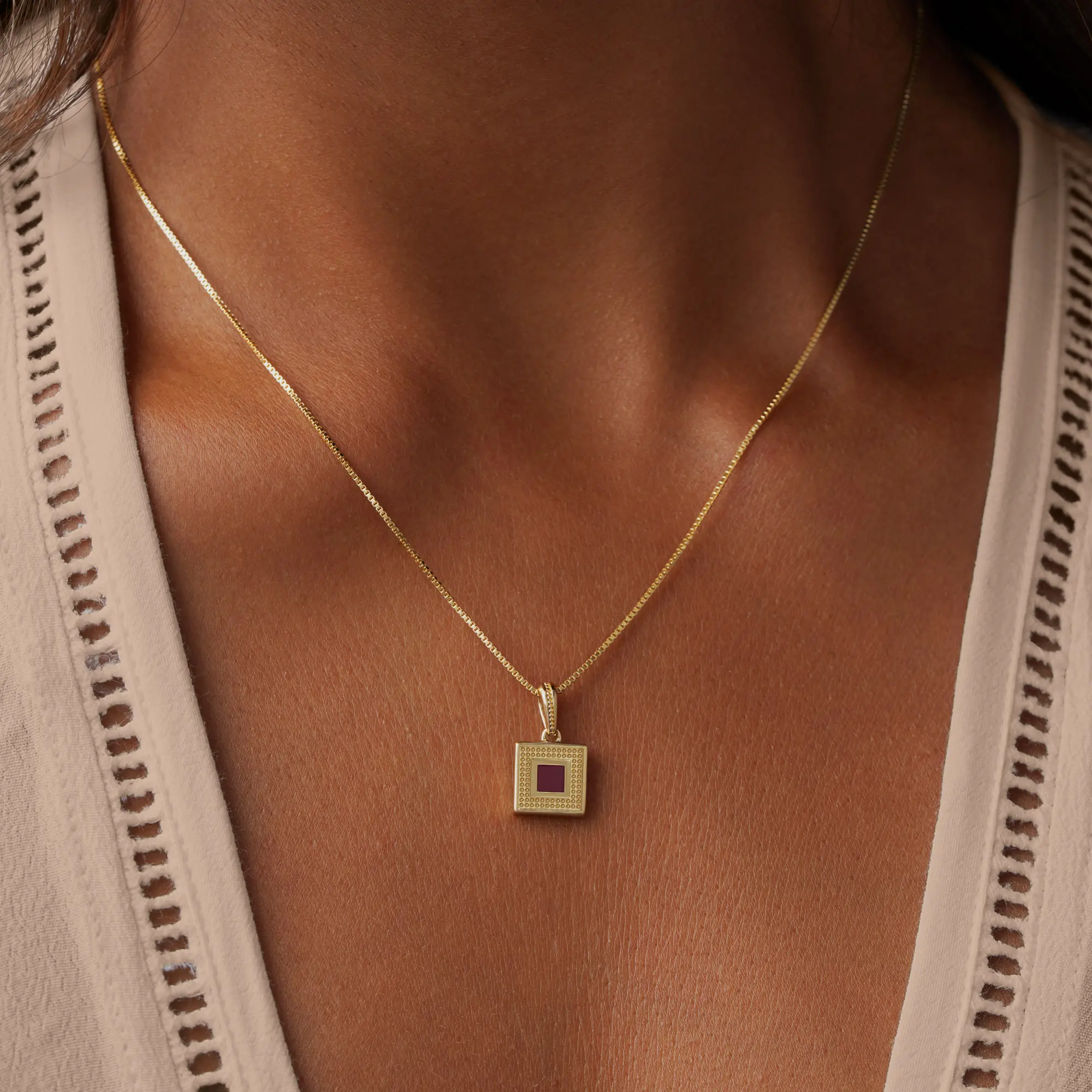 Serene Focus Quran Nano Chip Necklace - Image 2