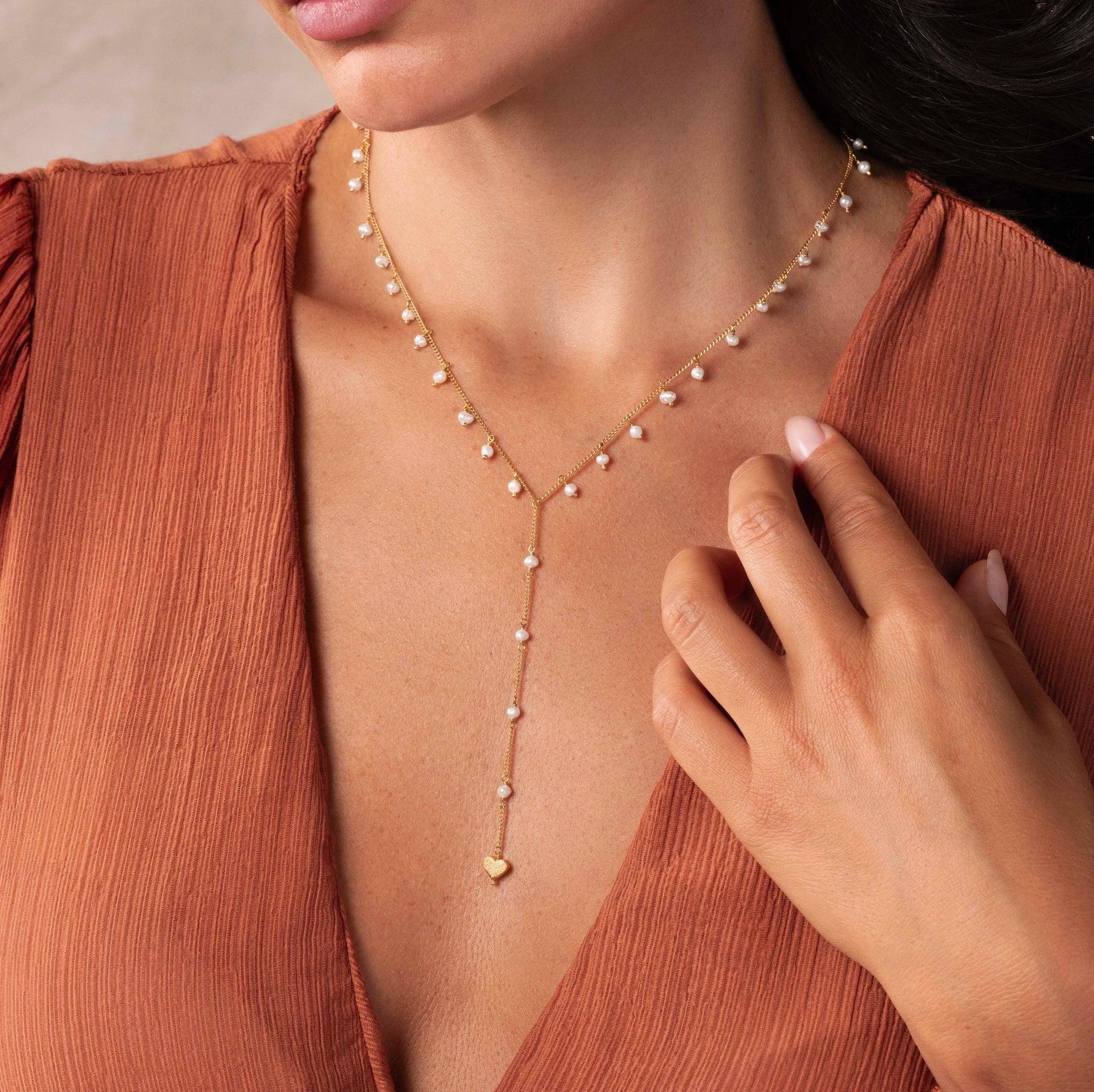 Timeless Love Heart Pearl Lariat Necklace - Image 2